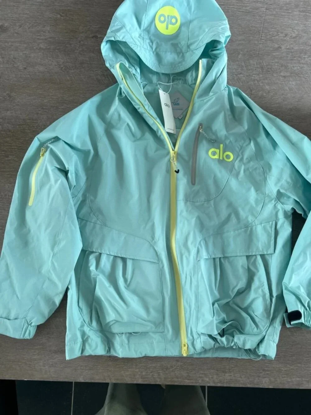 ALO Yoga Airwave Windbreaker Jacket Mint/Yellow Size S